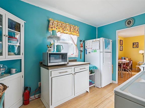 5th image of 1302 Ash St