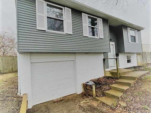 2nd image of 788 Breathitt Ave