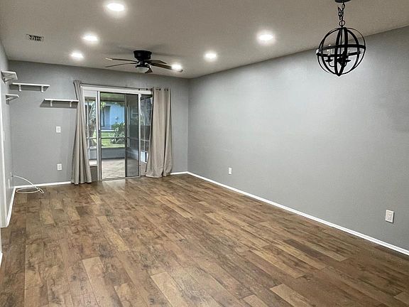 3rd image of 1384 Cadhay Ct