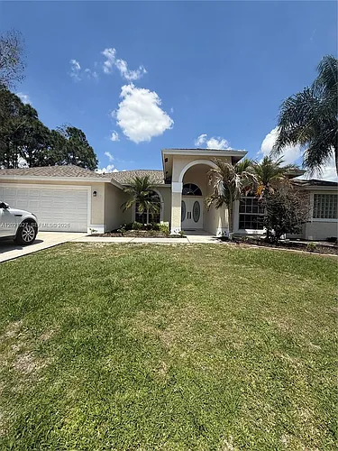 5711 NW Zenith Dr Photo 1