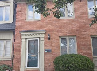 1155 Canterbury Sq S, Indianapolis, IN 46260