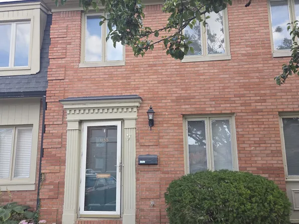 1155 Canterbury Sq S, Indianapolis, IN 46260