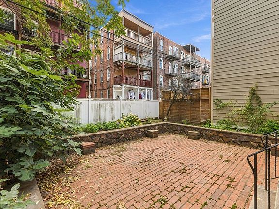4th image of 71 Lubec St