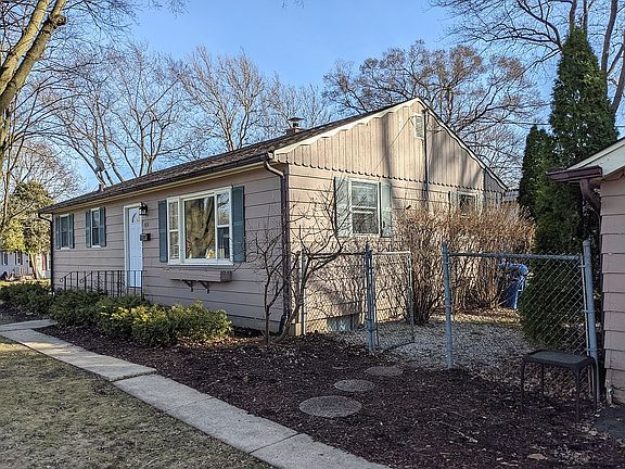 2nd image of 426 Spring St