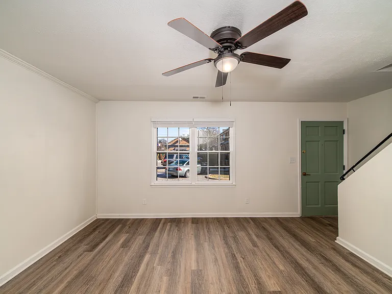 Bayview Apartments — Photo 14