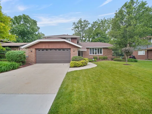 13060 S Cypress Ln, Palos Heights, IL 60463