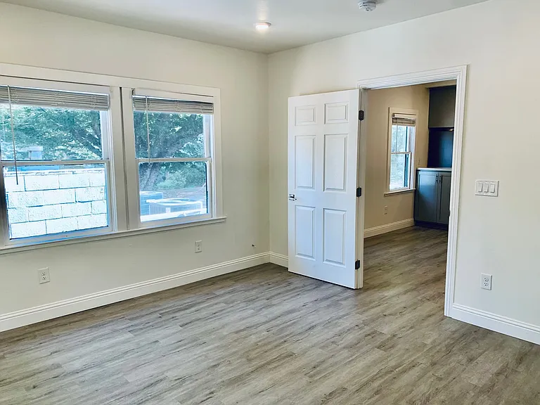 2424 L St #2 — Photo 13