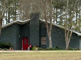 722 Holmesville Rd, Jayess, MS 39641