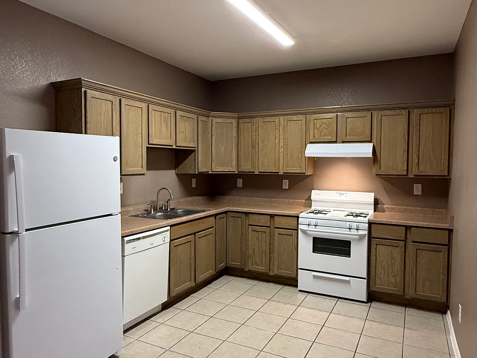 3 bed, $1,450 — Photo 2