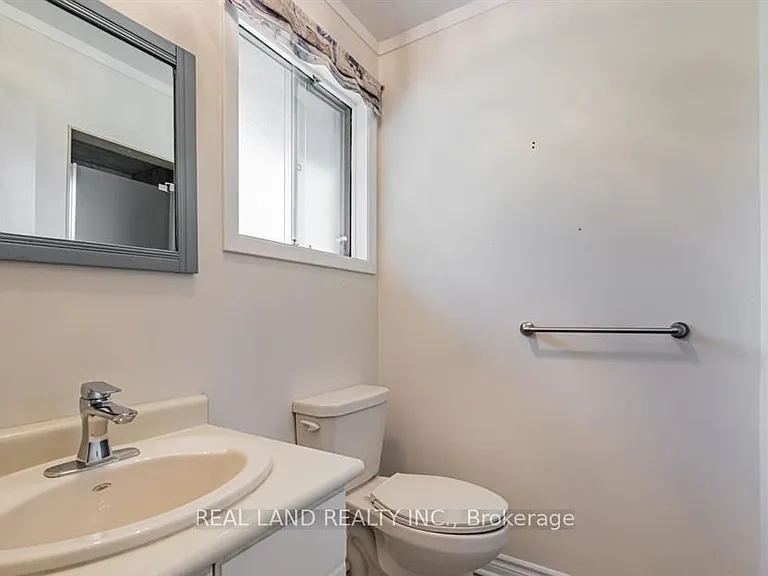 274 Timothy Ct #UPPER — Photo 24