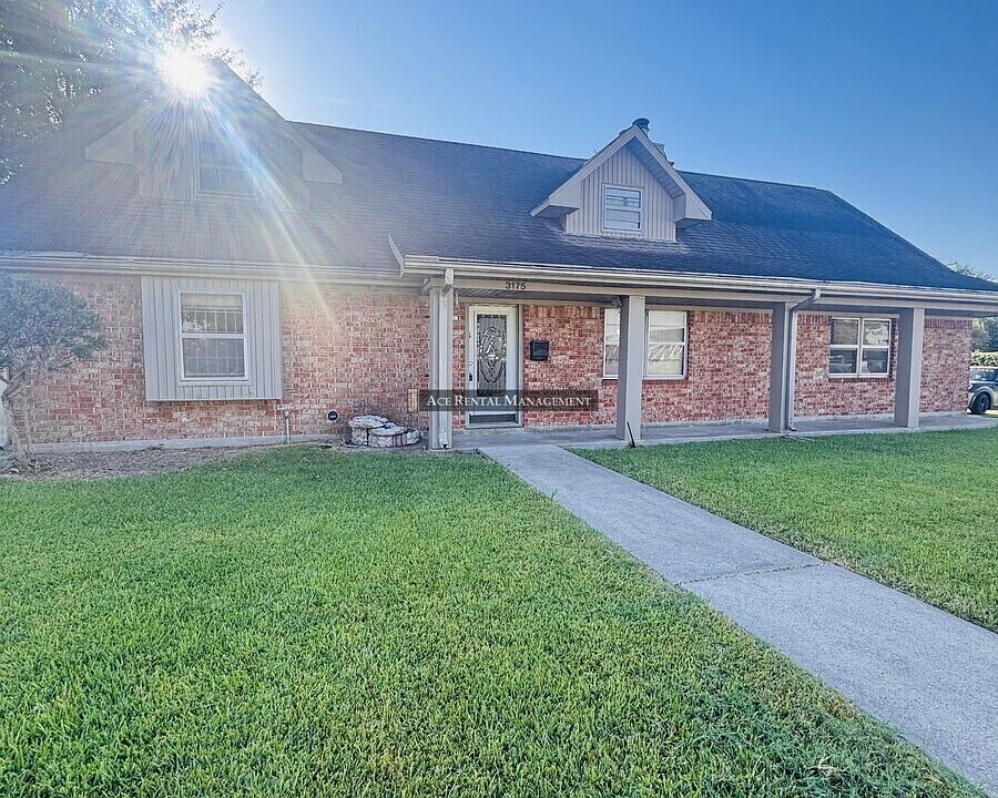 1st image of 3175 Sandalwood Dr