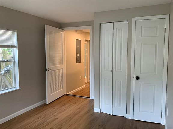 4th image of 5038 36th Ave N #B