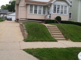 1465 S 86th St, West Allis, WI 53214