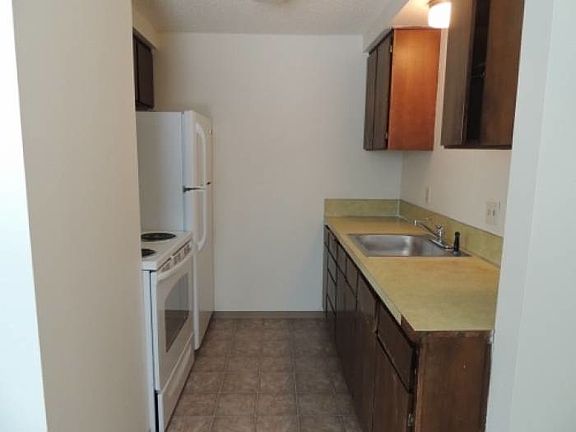 5th image of 811 Bennett Ave APT 13