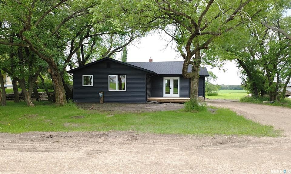1st image of 324 Penner STREET