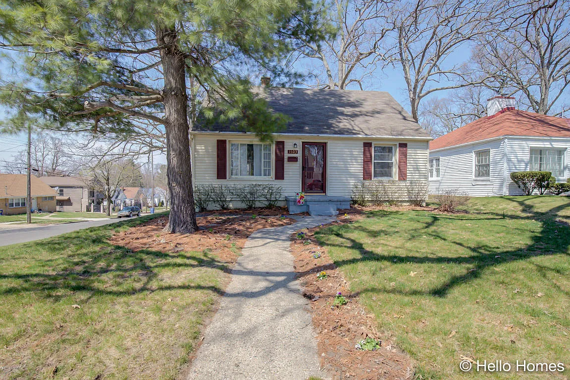 1603 Boston St SE photo 1