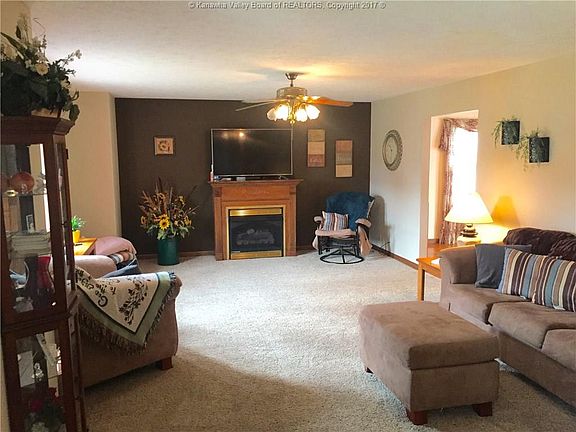 3rd image of 106 Woodstone Dr