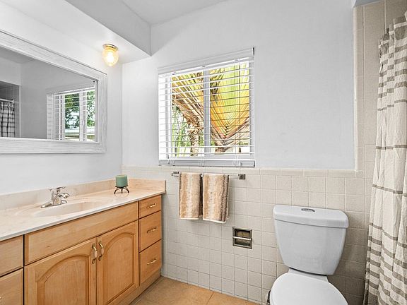 3rd image of 1260 SW 9th St