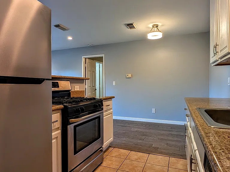 2265 Lakeview Cir — Photo 10