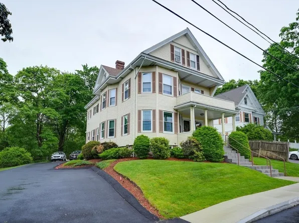 212-214 Hammond St, Waltham, MA 02451