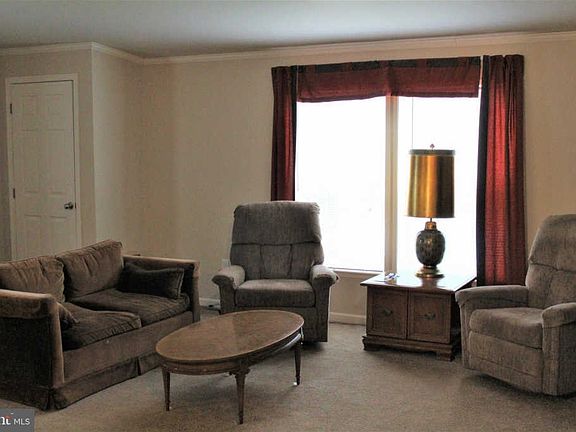 5th image of 412 Petes Way