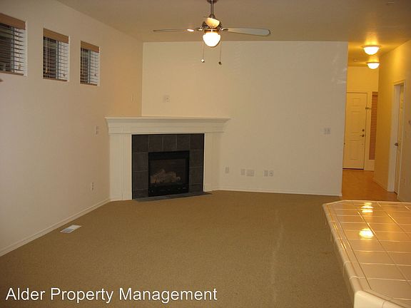 2nd image of 3427 SE Pinewood Ave