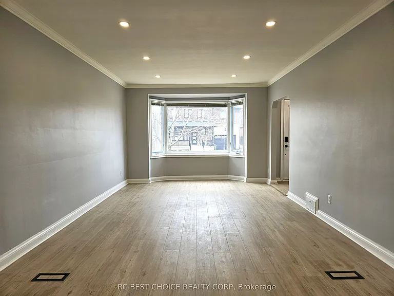 45 Mayall Ave #MAIN — Photo 10