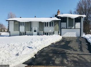 6813 Cottonwood Ln N, Maple Grove, MN 55369