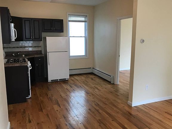 3rd image of 245 Duncan Ave APT 2