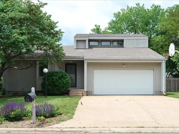 1606 Jayhawk Dr, Abilene, KS 67410