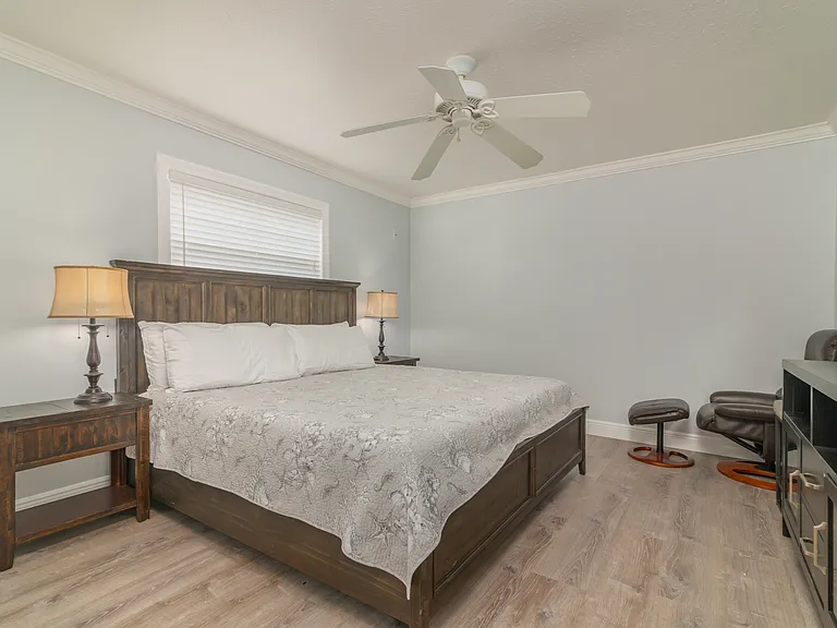 2130 Pinehurst St — Photo 13