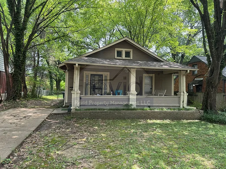 582 Watson St — Photo 1