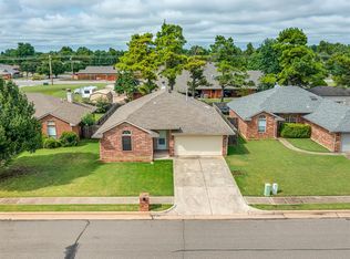 1224 Capitol Dr, Edmond, OK 73003