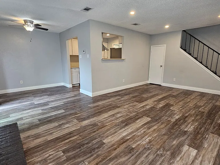 3931 N Garland Ave #4 — Photo 9