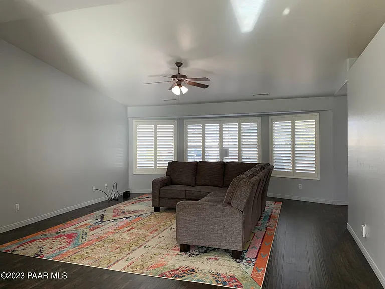 7810 N Highview — Photo 3