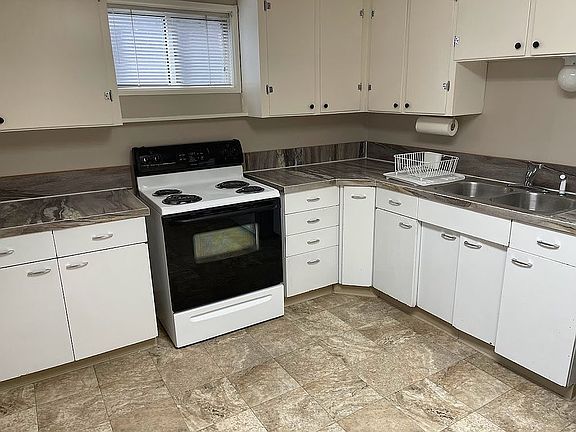 Kitchen - Newer Stove