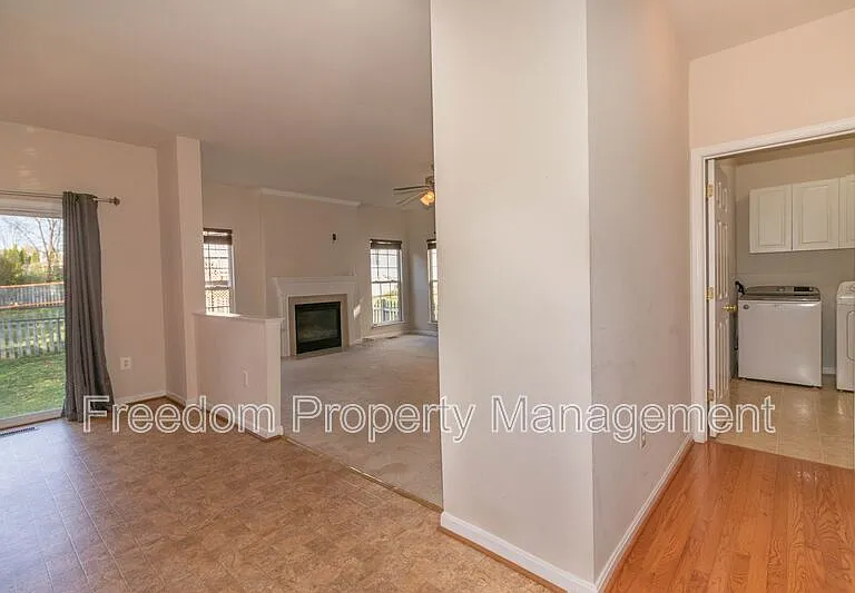 6758 Sutton Oaks Way — Photo 33