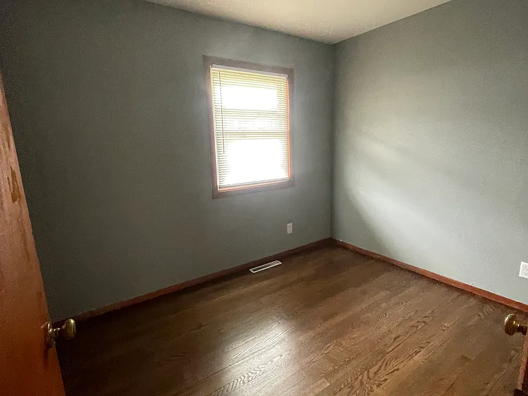 20 Yates St — Photo 12