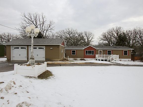 4th image of 16352 Irvine Ave NW