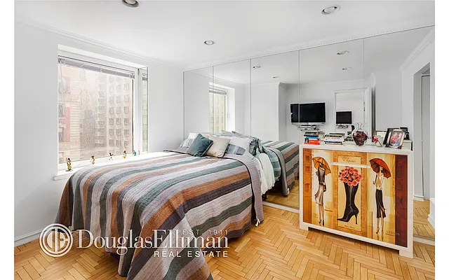 Rented by Douglas Elliman | media 25