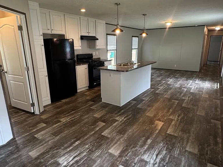 269 Manchester Ave — Photo 4