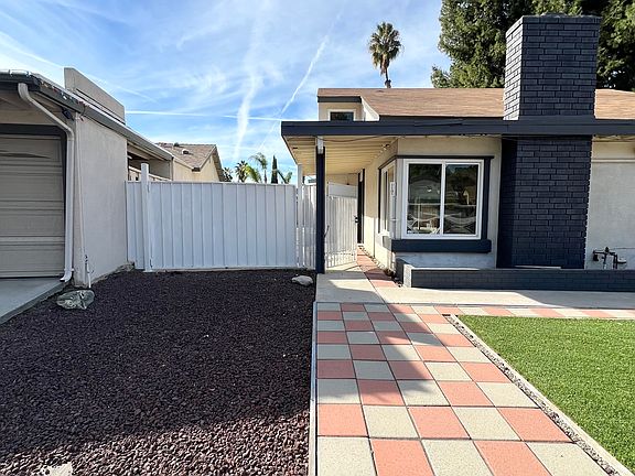 Potential RV or boat parking in the back.