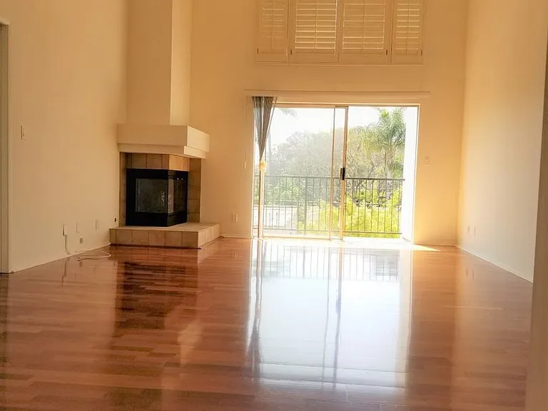 1031 N Crescent Heights Blvd — Photo 26