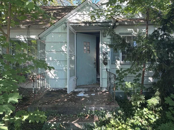 1509 College St, South Bend, IN 46628