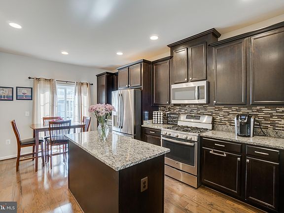 2nd image of 504 Woodstream Cir