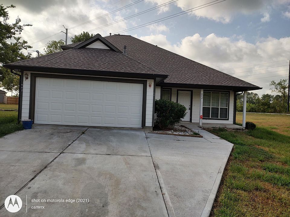 1st image of 402 Woodlake Dr