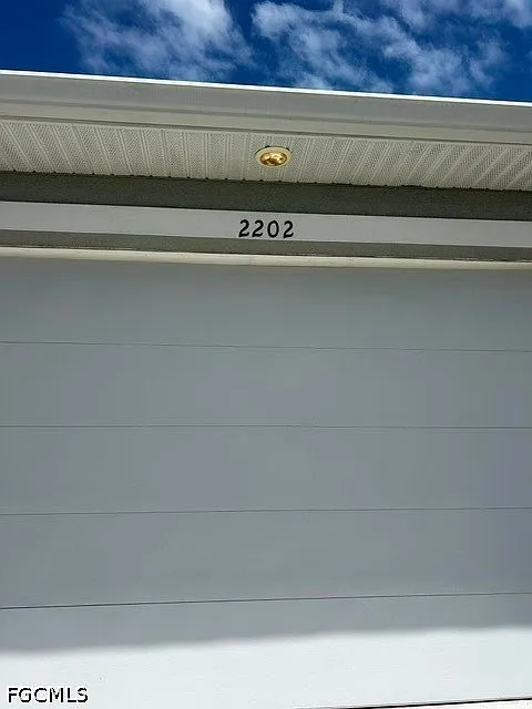 3 bed, 2.0 bath, 1288 sqft, $1,900 — Photo 2