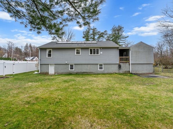 13 Stearns Ave, Leominster, MA 01453