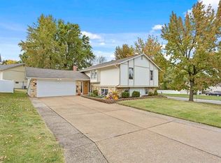 16 Oakshire Ct, Saint Peters, MO