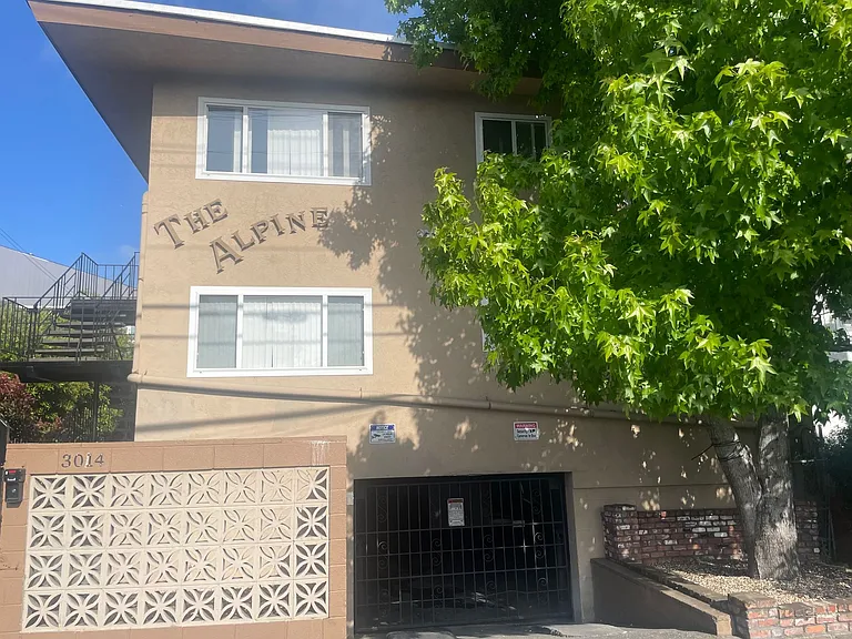 3014 Fruitvale Ave — Photo 1